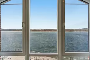 10 Shore Rd, Glenwood Landing, NY 11547 - Photo 21