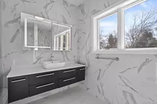 43 Waterview Dr, Sound Beach, NY 11789 - Photo 21