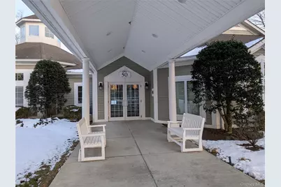 100 Woodcrest Lane #102, Mount Kisco, NY 10549 - Photo 11