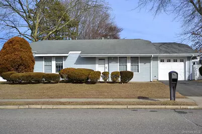 133 Inverness Road, Holbrook, NY 11741 - Photo 1