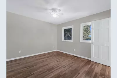 1987 Lakeville Road, New Hyde Park, NY 11040 - Photo 9