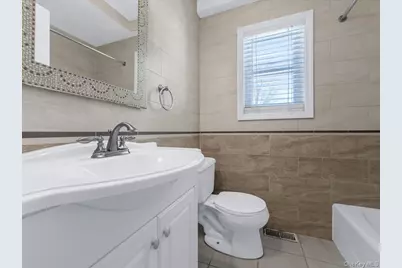 1987 Lakeville Road, New Hyde Park, NY 11040 - Photo 13