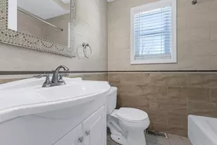 1987 Lakeville Rd, New Hyde Park, NY 11040 - Photo 13