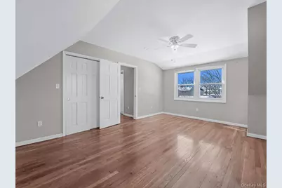 1987 Lakeville Road, New Hyde Park, NY 11040 - Photo 17