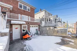 2752 Curtis St, East Elmhurst, NY 11369 - Photo 5