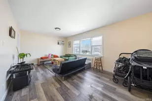 2752 Curtis St, East Elmhurst, NY 11369 - Photo 9