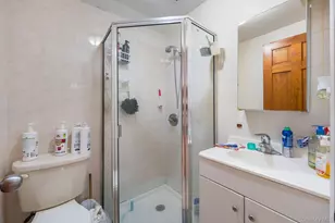 2752 Curtis St, East Elmhurst, NY 11369 - Photo 23