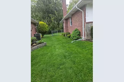 102 Birchwood Park Drive, Syosset, NY 11791 - Photo 23