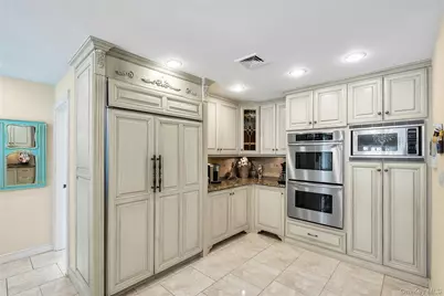 7 Albertson Lane, Old Westbury, NY 11568 - Photo 5