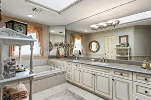 77 The Woods, Commack, NY 11725 - Photo 19