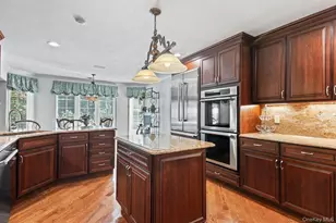 77 The Woods, Commack, NY 11725 - Photo 9