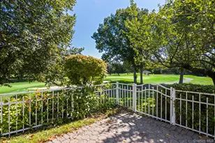 77 The Woods, Commack, NY 11725 - Photo 25