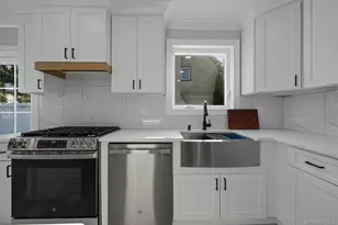 73 Wolcott Rd, Levittown, NY 11756 - Photo 23