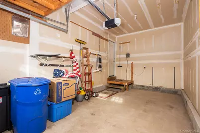 125 Northgate Circle, Calverton, NY 11933 - Photo 17