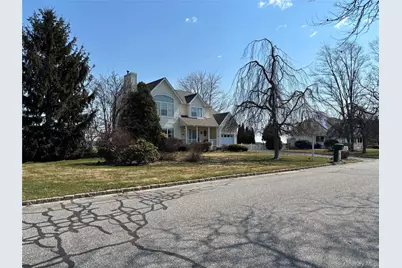 125 Northgate Circle, Calverton, NY 11933 - Photo 1