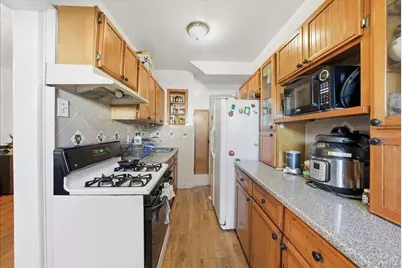 3310 Bouck Avenue, Bronx, NY 10469 - Photo 11