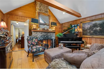 136 Beach Road, Wading River, NY 11792 - Photo 15