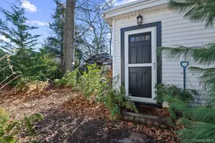 136 Beach Rd, Wading River, NY 11792 - Photo 5