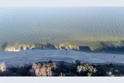 136 Beach Road, Wading River, NY 11792 - Photo 43