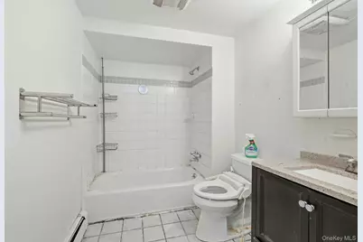 111 King Street, Hicksville, NY 11801 - Photo 35