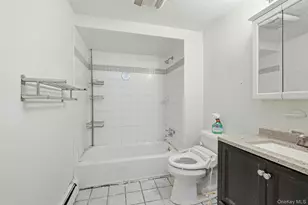 111 King St, Hicksville, NY 11801 - Photo 35