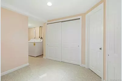 111 King Street, Hicksville, NY 11801 - Photo 43