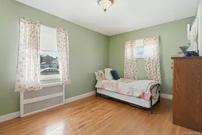 111 King Street, Hicksville, NY 11801 - Photo 23