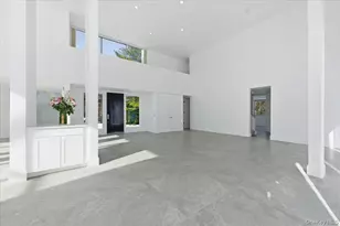 454 E Shore Rd, Great Neck, NY 11024 - Photo 5