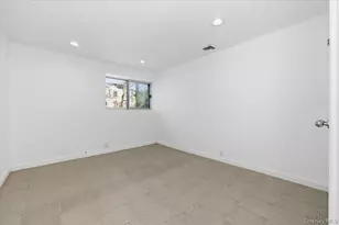 454 E Shore Rd, Great Neck, NY 11024 - Photo 17