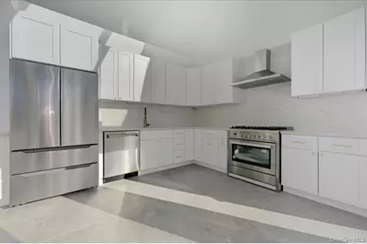 454 E Shore Road, Great Neck, NY 11024 - Photo 17