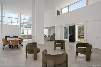 454 E Shore Road, Great Neck, NY 11024 - Photo 3