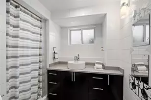 24 Jeffrey Ln, Great Neck, NY 11020 - Photo 29