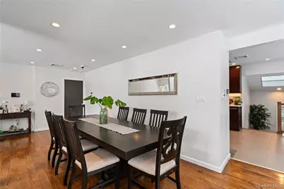 24 Jeffrey Lane, Great Neck, NY 11020 - Photo 11