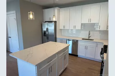 400 Oak Street, Copiague, NY 11726 - Photo 3