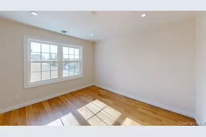 26 Essex Road, Bethpage, NY 11714 - Photo 15