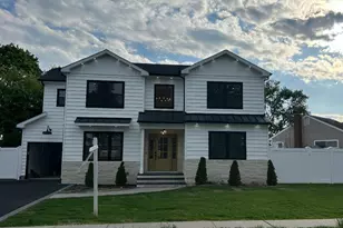 26 Essex Rd, Bethpage, NY 11714 - Photo 3