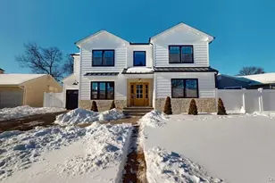 26 Essex Rd, Bethpage, NY 11714 - Photo 3