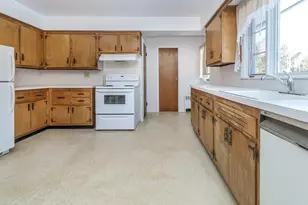 856 Glen Cove Ave, Glen Head, NY 11545 - Photo 15