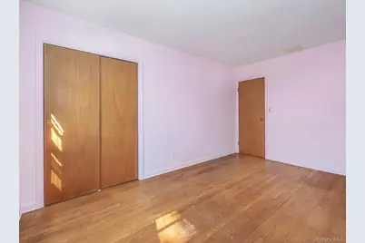 856 Glen Cove Avenue, Glen Head, NY 11545 - Photo 17