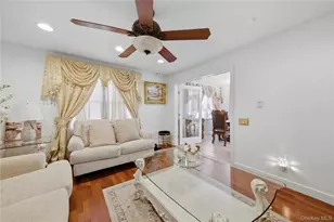 142 Jamaica Ave, Medford, NY 11763 - Photo 9