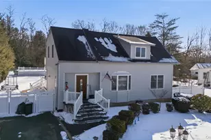 142 Jamaica Ave, Medford, NY 11763 - Photo 3