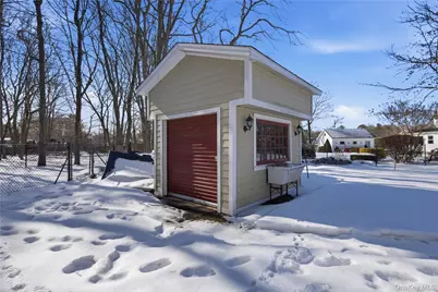 142 Jamaica Avenue, Medford, NY 11763 - Photo 31