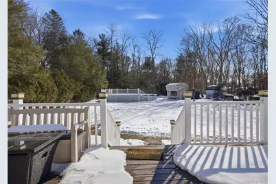 142 Jamaica Avenue, Medford, NY 11763 - Photo 29