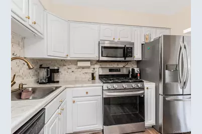 380 N Broadway #C4, Yonkers, NY 10701 - Photo 1