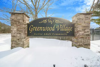 126 Village Circle W, Manorville, NY 11949 - Photo 21