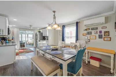 126 Village Circle W, Manorville, NY 11949 - Photo 5