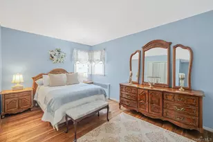 2009 Newbridge Rd, Bellmore, NY 11710 - Photo 15