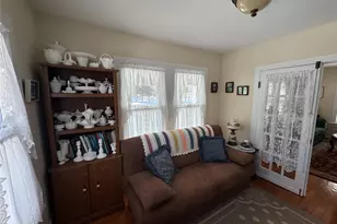 8 Maiden Ln, Port Jervis, NY 12771 - Photo 5