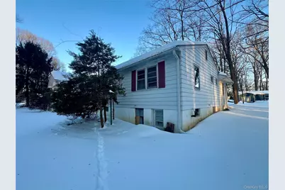 35 Sandi Drive, Poughkeepsie, NY 12603 - Photo 21