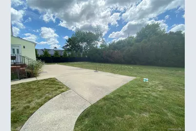 60 Schmeelk Place, Copiague, NY 11726 - Photo 3